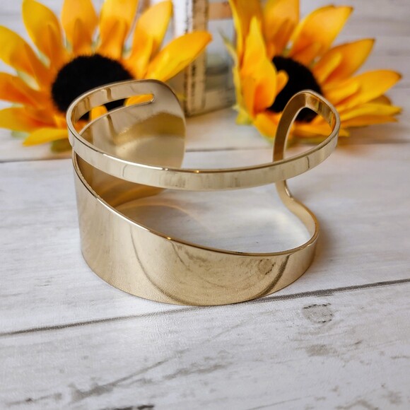 (2) Asymmetrical Gold Tone Cuff Bracelets-Hammered Look, Chic, Elegant - Picture 5 of 13